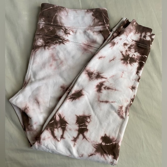 Lululemon Warm Down Jogger, Size 12 - Picture 6 of 10